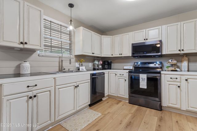 609 Beyer Drive, Bay Saint Louis, MS 39520