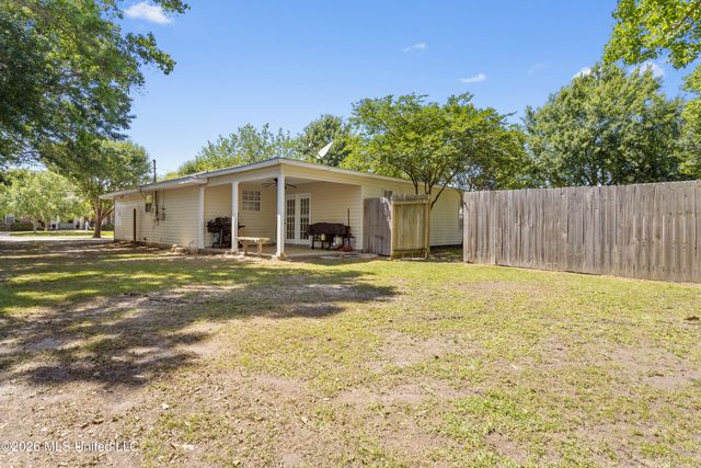 609 Beyer Drive, Bay Saint Louis, MS 39520