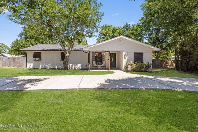 609 Beyer Drive, Bay Saint Louis, MS 39520