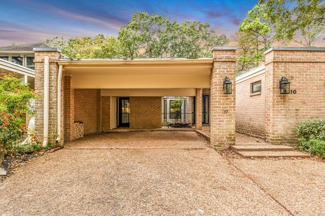10 Woodstone Street, Houston, TX 77024