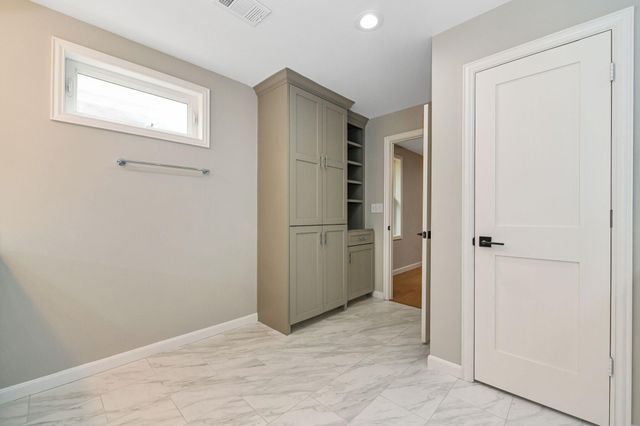 10 Woodstone Street, Houston, TX 77024