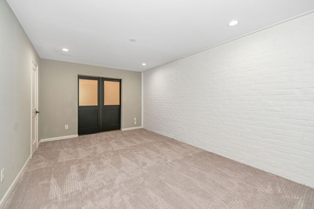 10 Woodstone Street, Houston, TX 77024