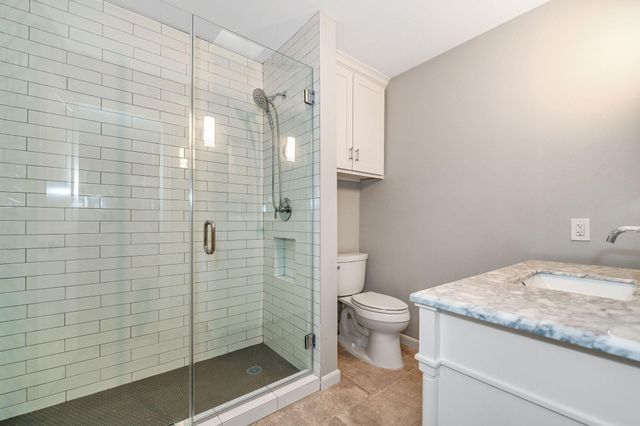 10 Woodstone Street, Houston, TX 77024