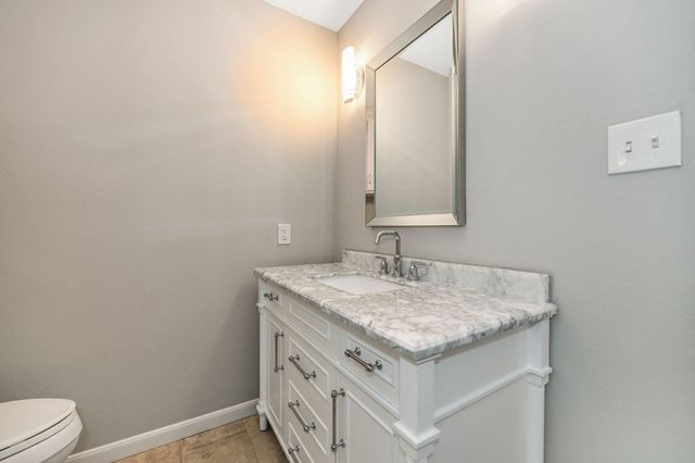 10 Woodstone Street, Houston, TX 77024
