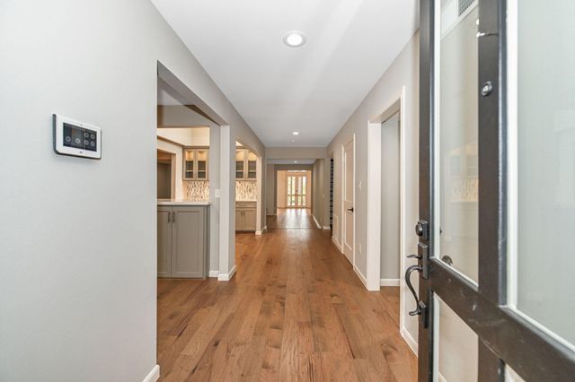 10 Woodstone Street, Houston, TX 77024
