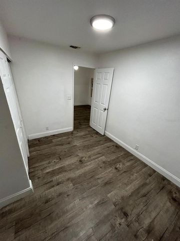 8113 N ALASKA STREET, Tampa, FL 33604