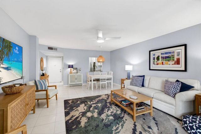 5280 Las Verdes Circle 112, Delray Beach, FL 33484