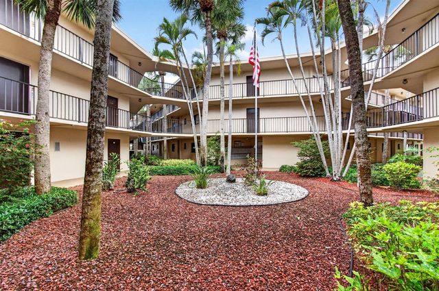 5280 Las Verdes Circle 112, Delray Beach, FL 33484