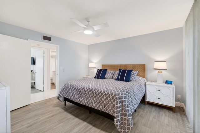 5280 Las Verdes Circle 112, Delray Beach, FL 33484