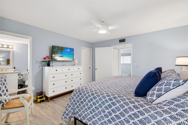 5280 Las Verdes Circle 112, Delray Beach, FL 33484