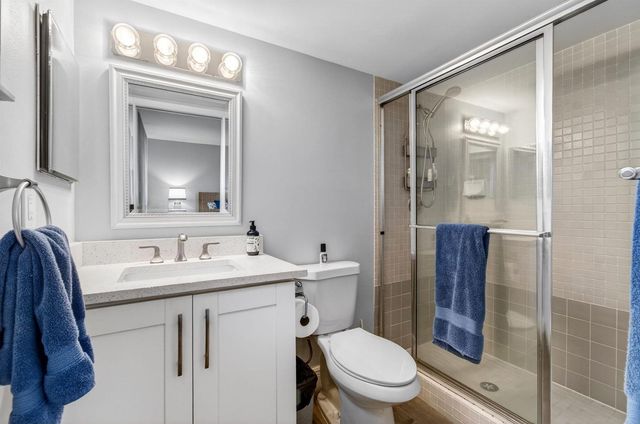 5280 Las Verdes Circle 112, Delray Beach, FL 33484