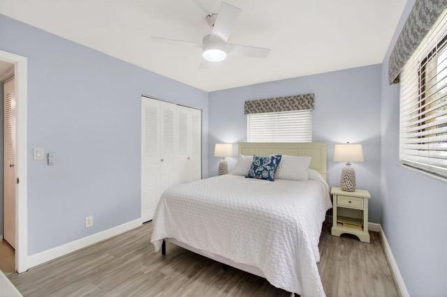 5280 Las Verdes Circle 112, Delray Beach, FL 33484