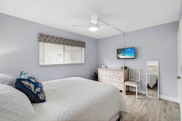 5280 Las Verdes Circle 112, Delray Beach, FL 33484