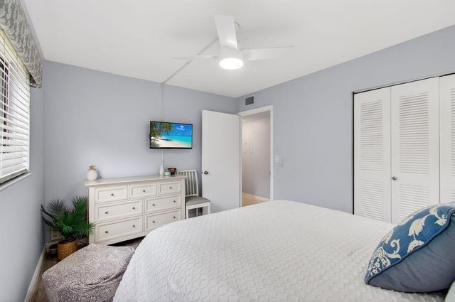 5280 Las Verdes Circle 112, Delray Beach, FL 33484
