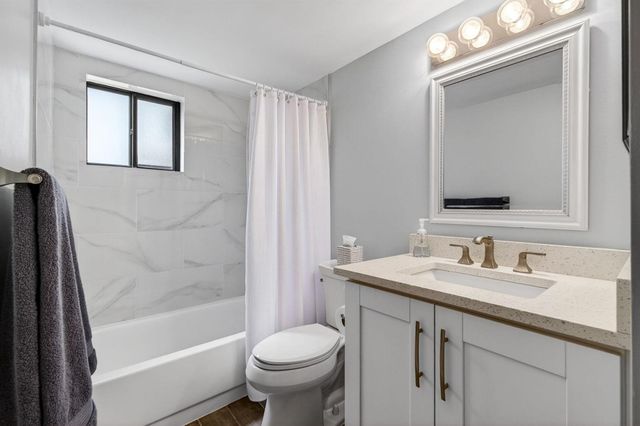 5280 Las Verdes Circle 112, Delray Beach, FL 33484