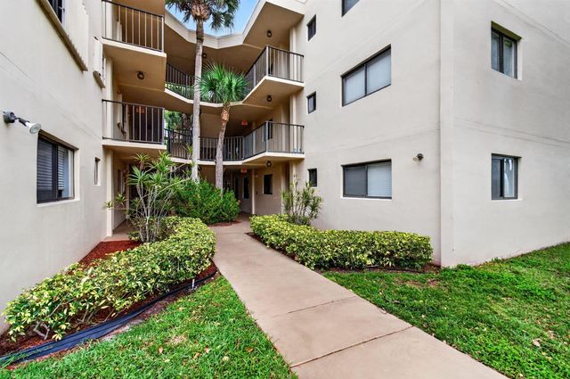 5280 Las Verdes Circle 112, Delray Beach, FL 33484