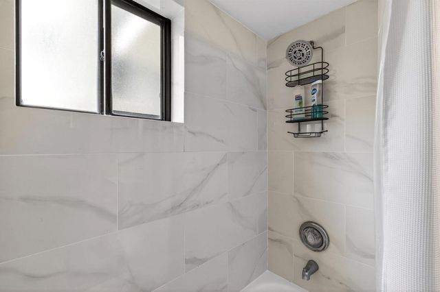 5280 Las Verdes Circle 112, Delray Beach, FL 33484