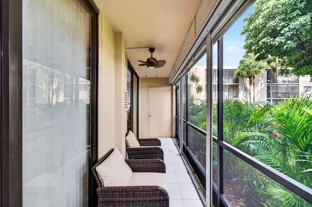5280 Las Verdes Circle 112, Delray Beach, FL 33484