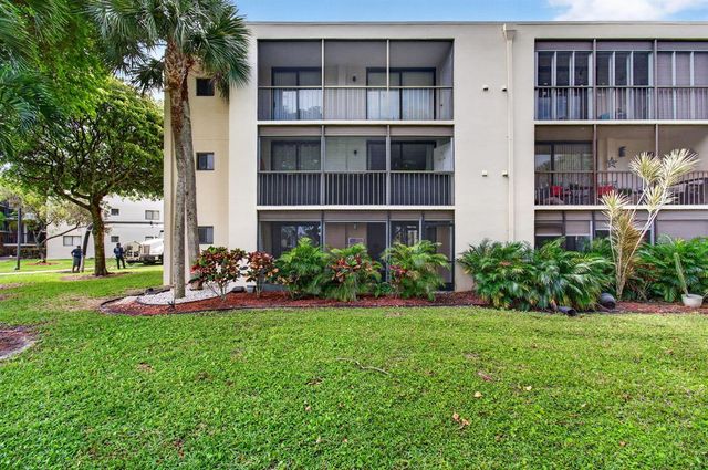 5280 Las Verdes Circle 112, Delray Beach, FL 33484