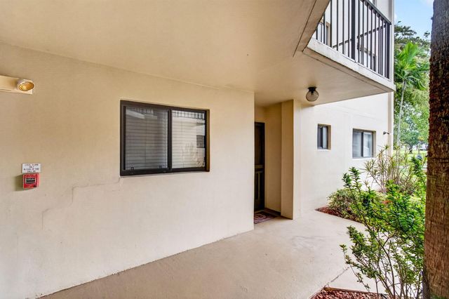 5280 Las Verdes Circle 112, Delray Beach, FL 33484