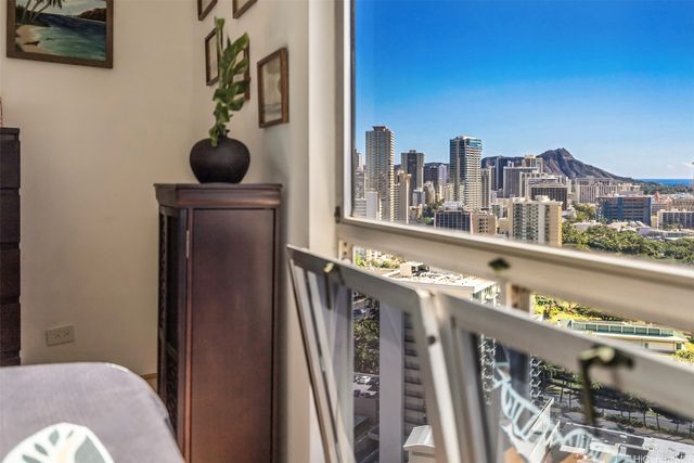 469 Ena Road 2703, Honolulu, HI 96815