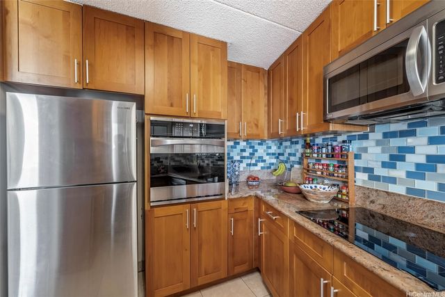 469 Ena Road 2703, Honolulu, HI 96815