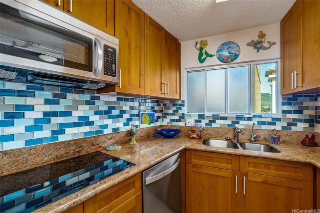 469 Ena Road 2703, Honolulu, HI 96815