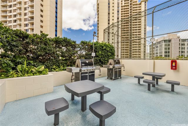 469 Ena Road 2703, Honolulu, HI 96815