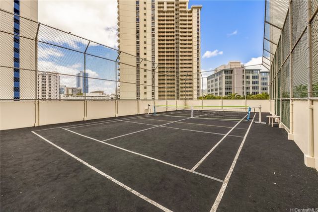 469 Ena Road 2703, Honolulu, HI 96815