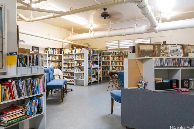 469 Ena Road 2703, Honolulu, HI 96815