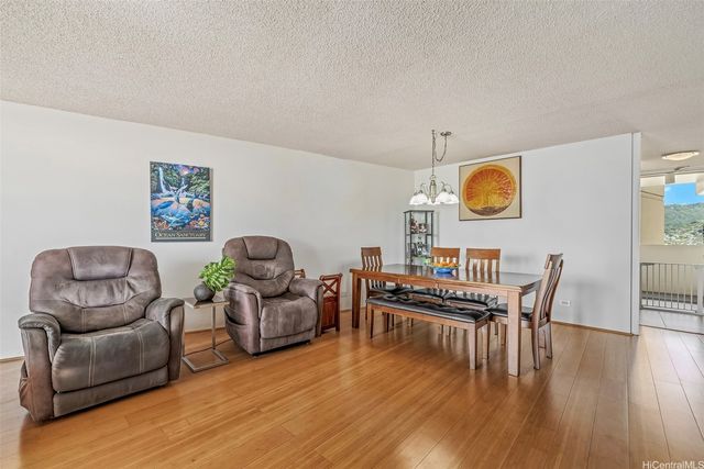 469 Ena Road 2703, Honolulu, HI 96815