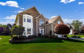 5477 Pebble Beach Drive, Hamburg, NY 14075