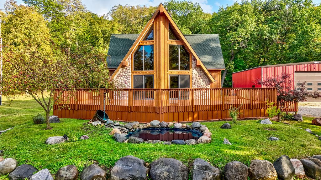 Image 4 of property listing at 1522 E State Route 71, Ottawa, IL 61350