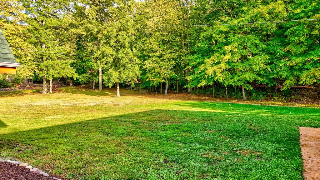 Image 32 of property listing at 1522 E State Route 71, Ottawa, IL 61350