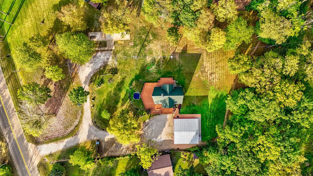 Image 33 of property listing at 1522 E State Route 71, Ottawa, IL 61350