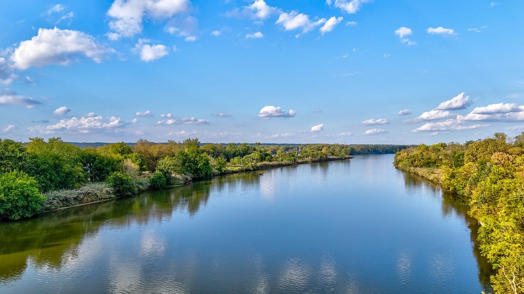 Image 37 of property listing at 1522 E State Route 71, Ottawa, IL 61350