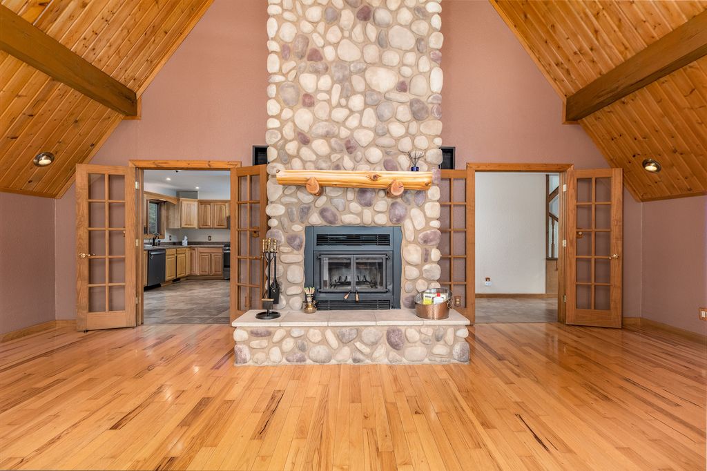 Image 8 of property listing at 1522 E State Route 71, Ottawa, IL 61350