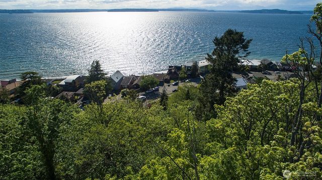 5426 Beach Drive SW, Seattle, WA 98136