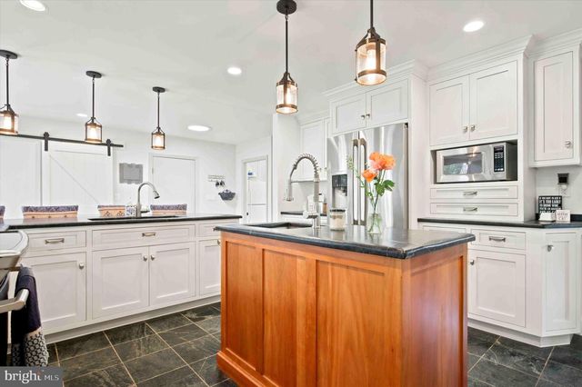431 E MOYER RD, Pottstown, PA 19464