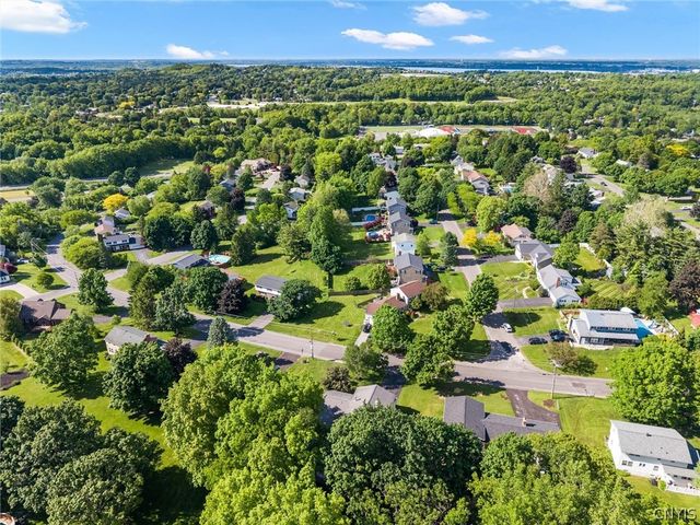 709 Winkworth Parkway, Syracuse, NY 13215