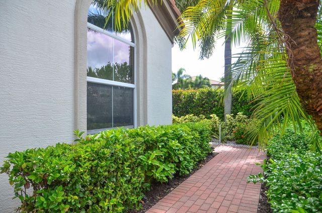 9720 Phipps Lane, Wellington, FL 33414