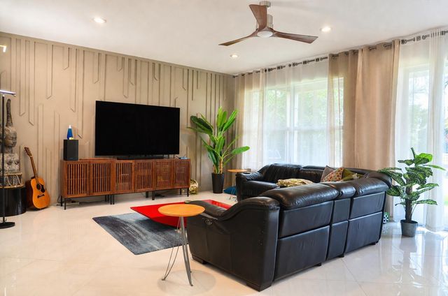 9720 Phipps Lane, Wellington, FL 33414