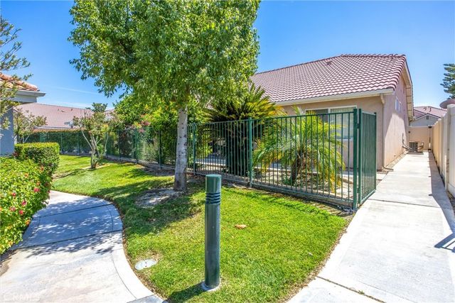 829 Rubi Ct, San Jacinto, CA 92583