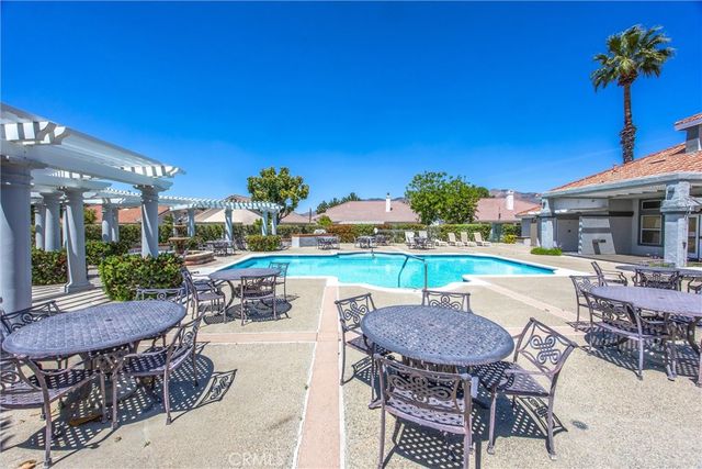 829 Rubi Ct, San Jacinto, CA 92583