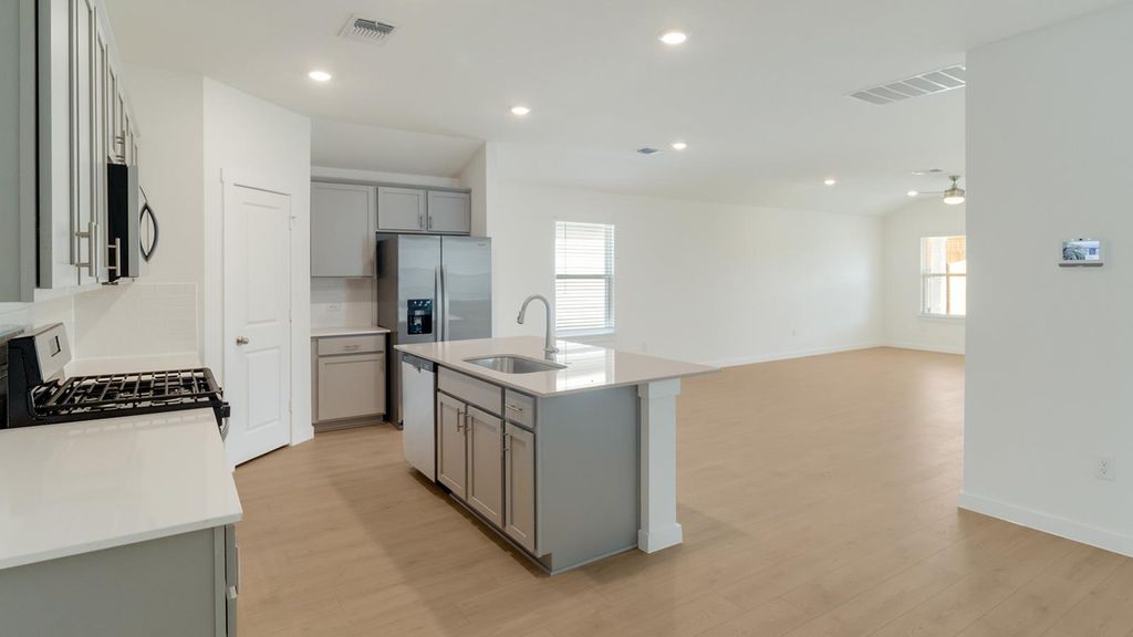 10200 Curb Strap DR, Austin, TX 78653