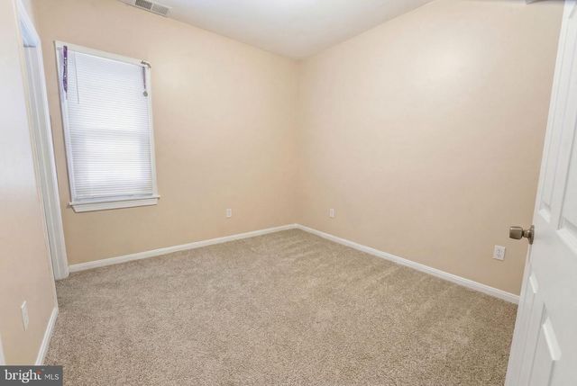 914 SAVANNAH ST SE, Washington, DC 20032