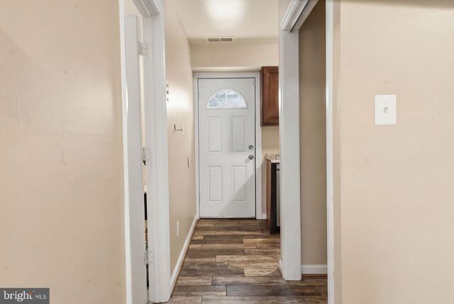 914 SAVANNAH ST SE, Washington, DC 20032