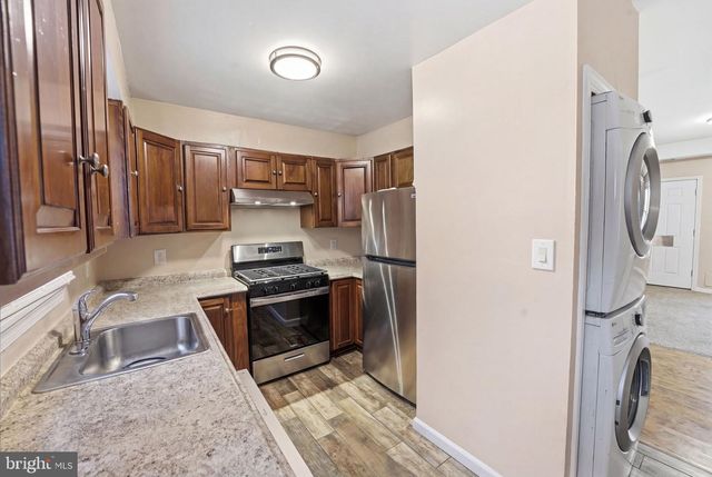 914 SAVANNAH ST SE, Washington, DC 20032