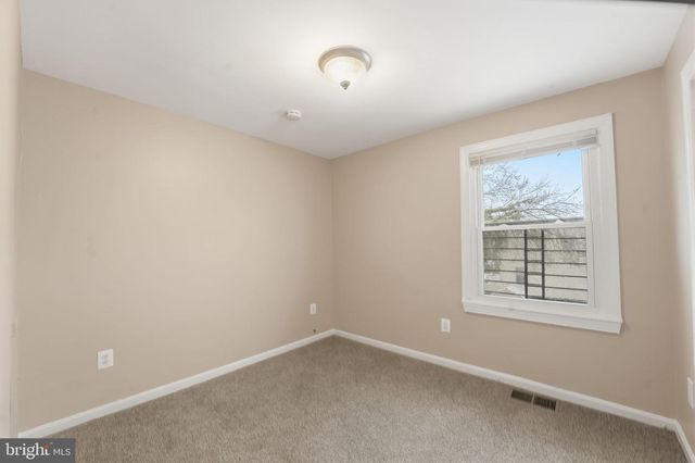 914 SAVANNAH ST SE, Washington, DC 20032