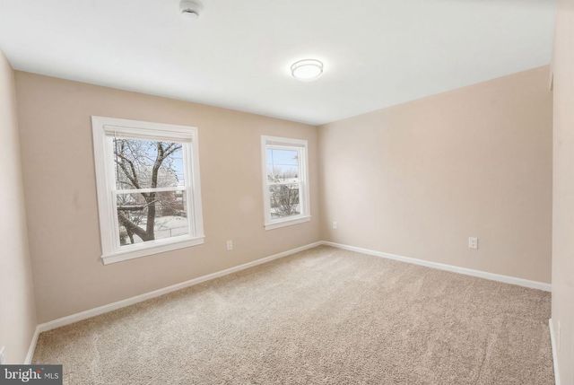 914 SAVANNAH ST SE, Washington, DC 20032